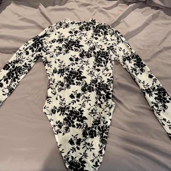 Shein floral bodysuit/skirt set - Picture 2 of 5